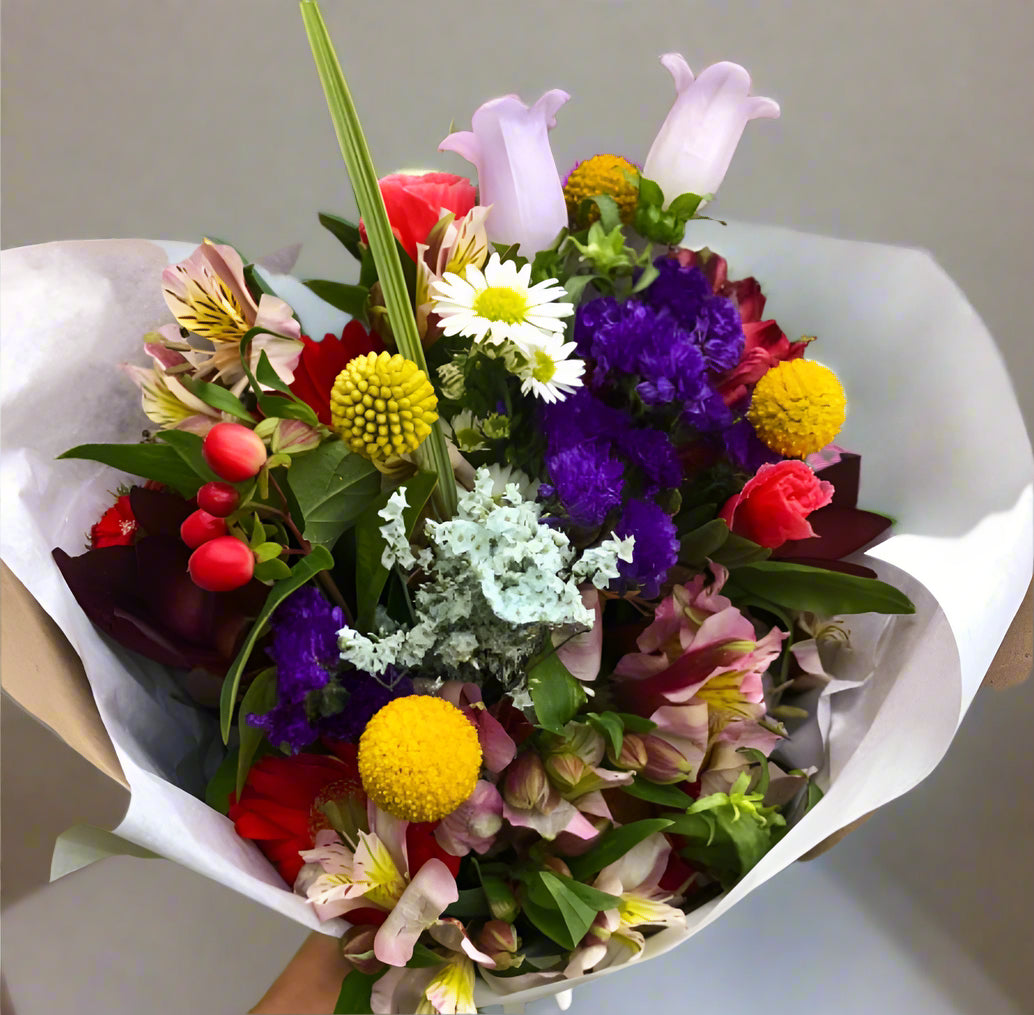 S/M fresh flower bouquet
